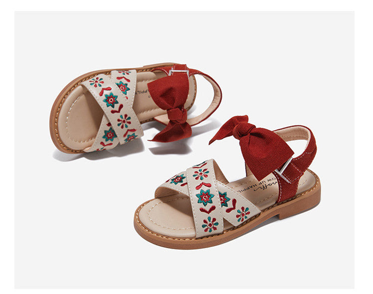 Children’s shoes with soft sole