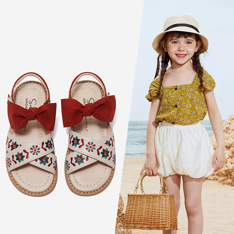 Children’s shoes with soft sole