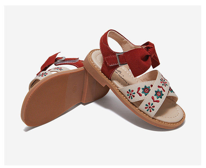 Children’s shoes with soft sole