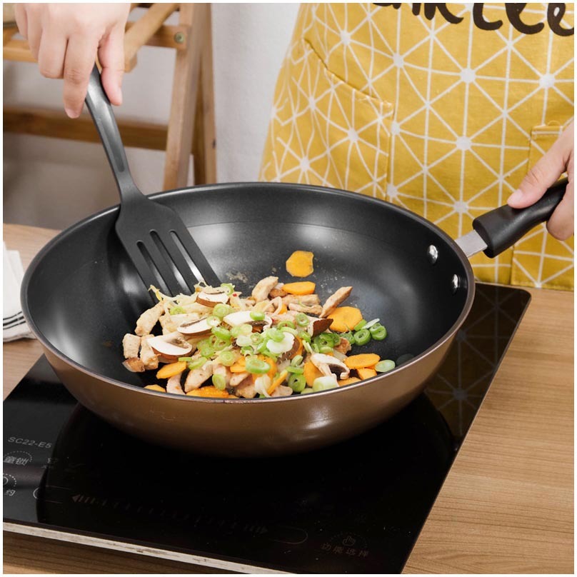 Set of kitchen pans